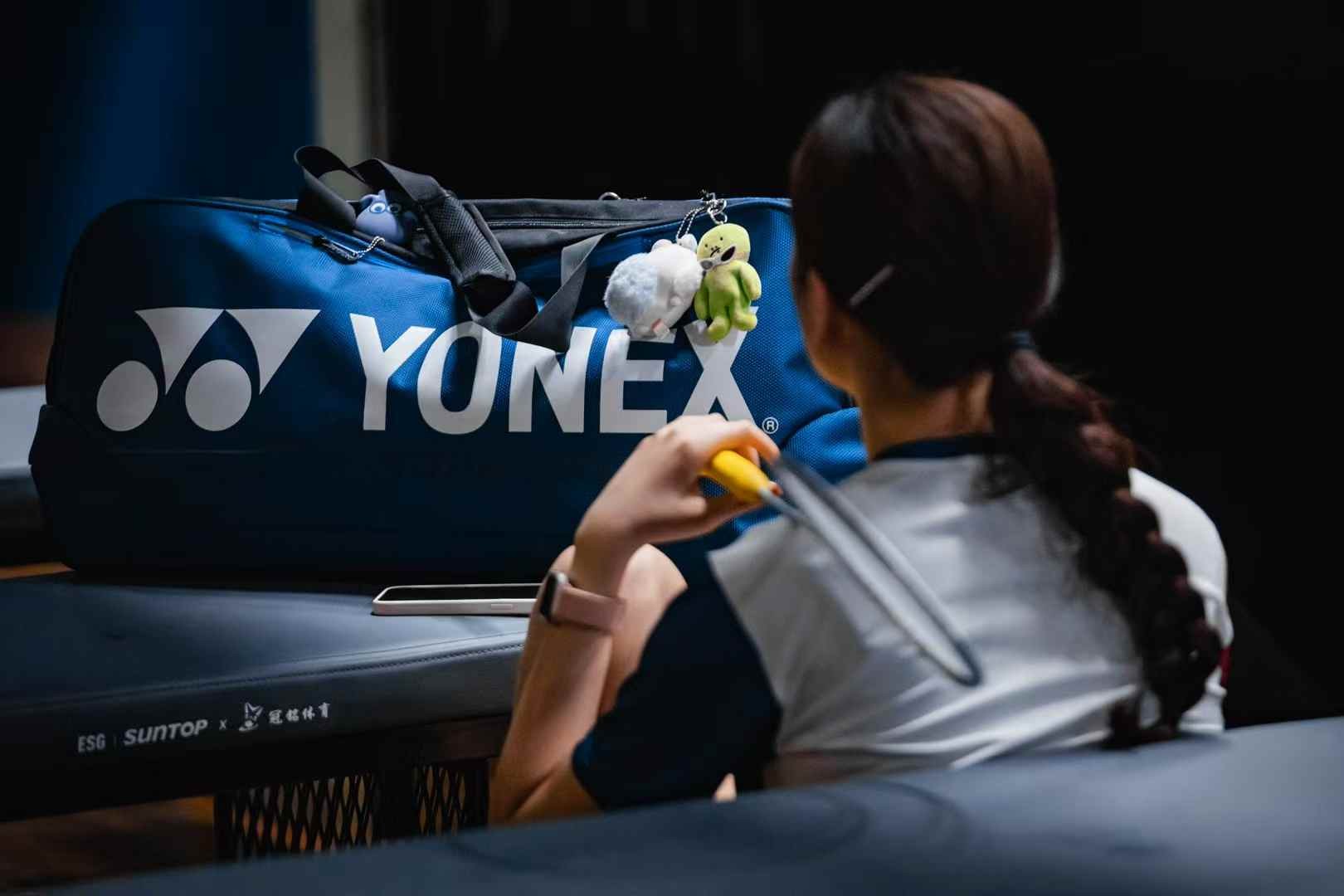 YONEX