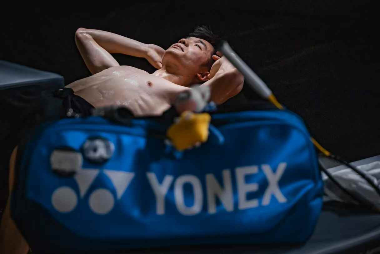 YONEX