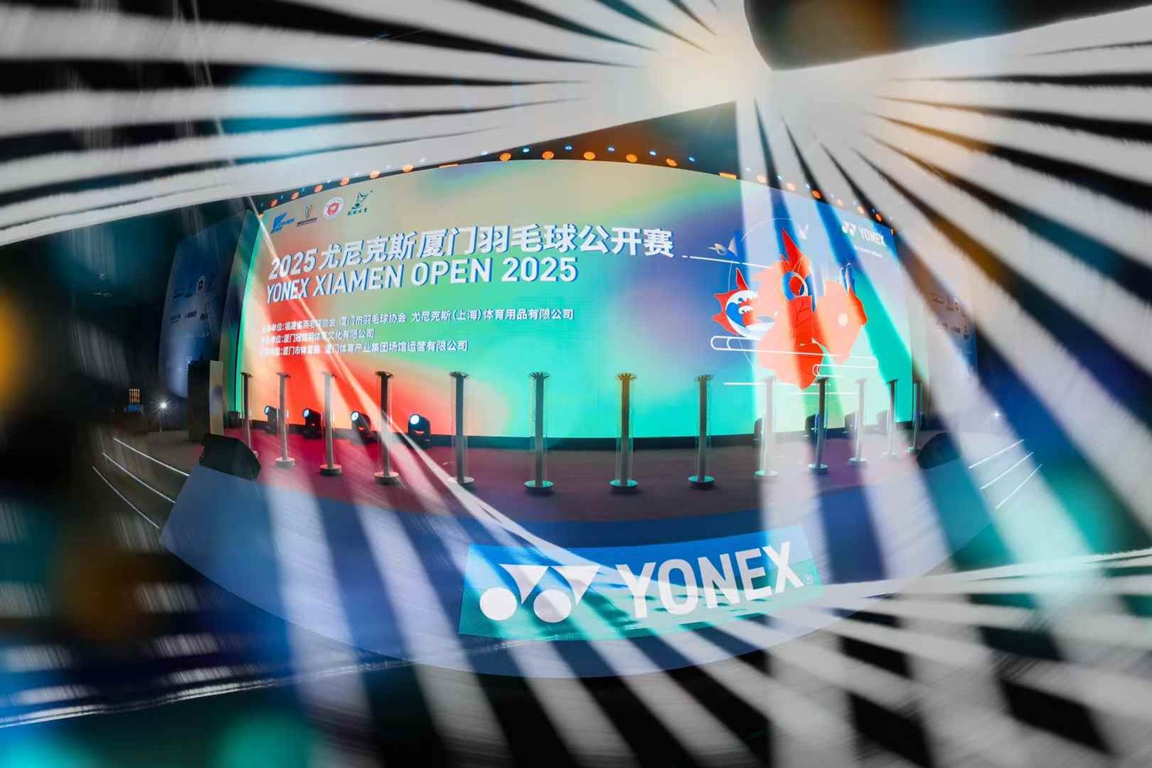 YONEX